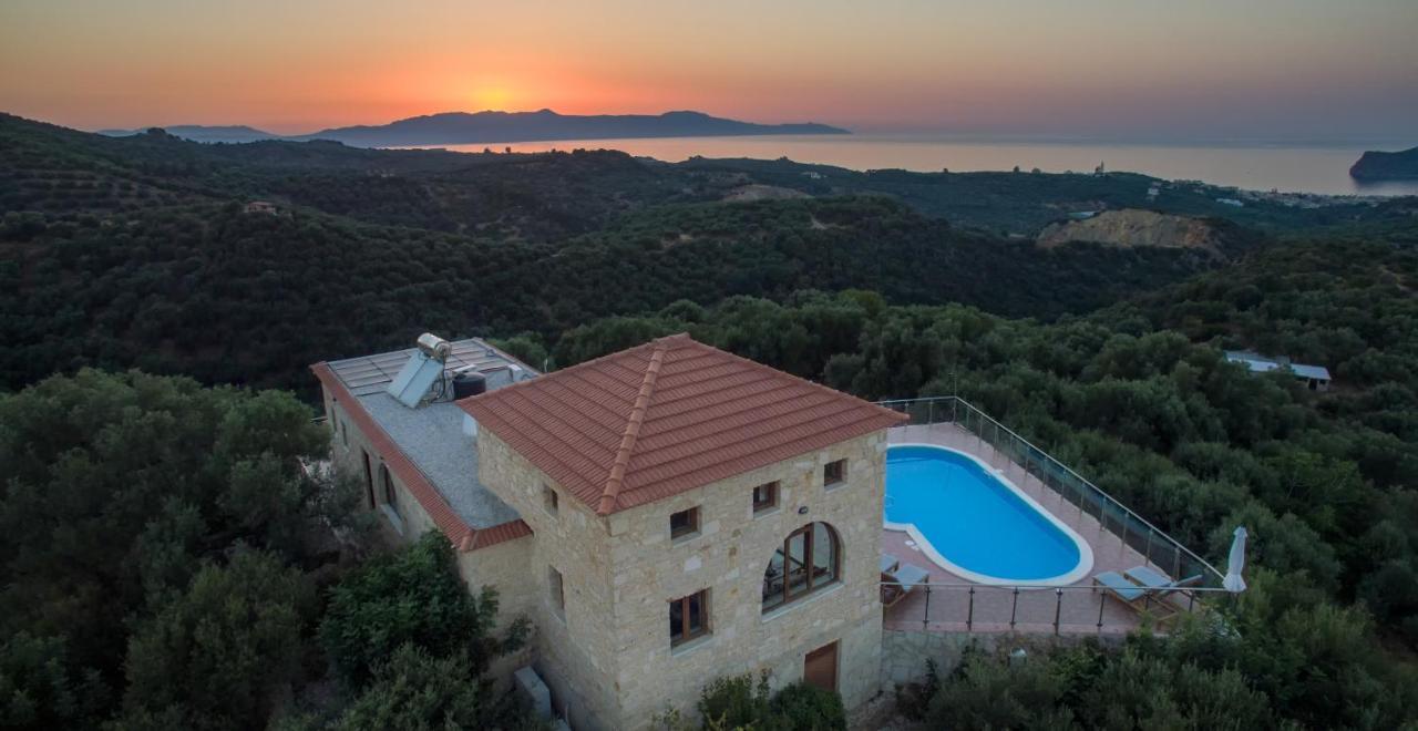 Villa Kourouni สตาโลส ภายนอก รูปภาพ