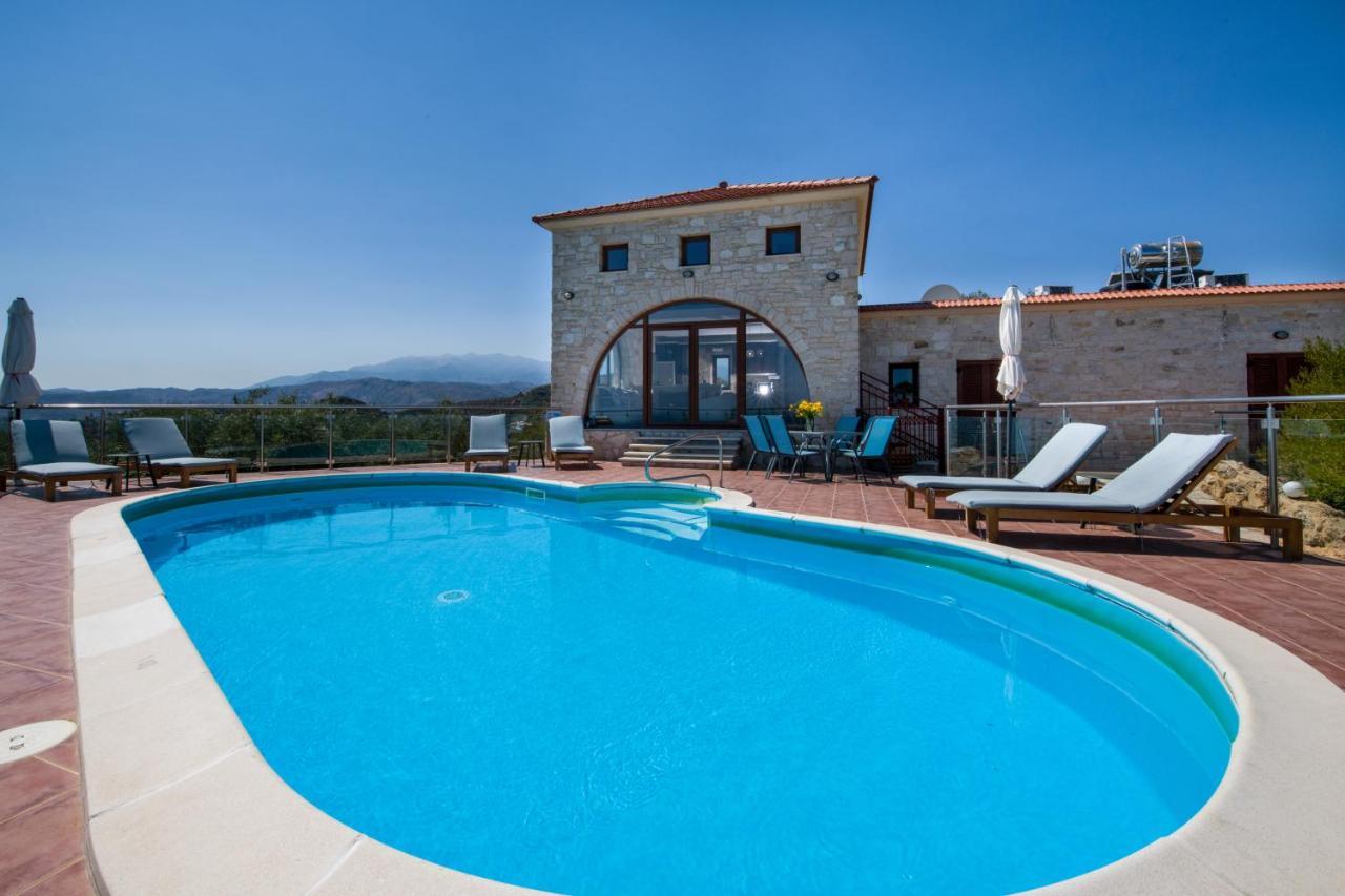 Villa Kourouni สตาโลส ภายนอก รูปภาพ
